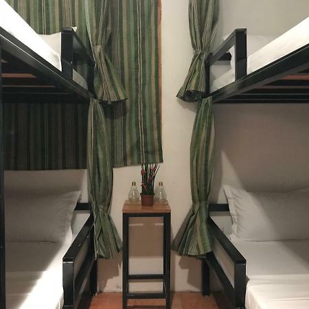 קורון Island Hostel מראה חיצוני תמונה