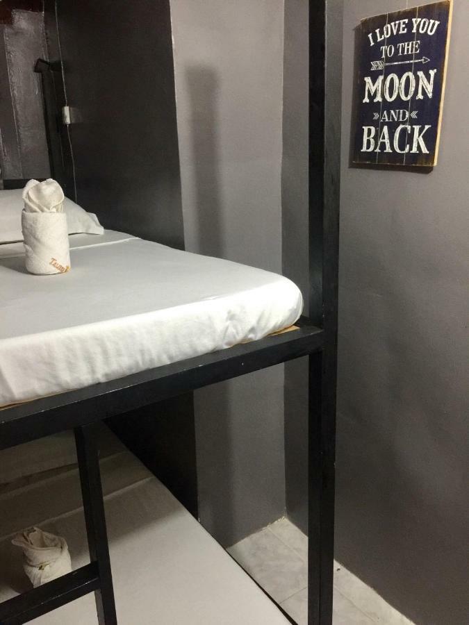 קורון Island Hostel מראה חיצוני תמונה